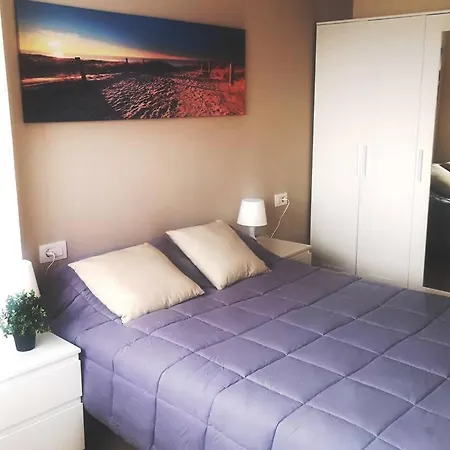 Mari En La Laguna, Alquiler Privada En Hostal, 6 Cerca De La Universidad Y Aeropuerto Norte, 3 Banos Compartidos Affittacamere La Laguna (Tenerife)