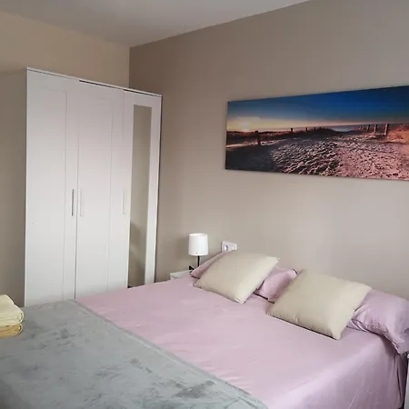 Pensión Mari En La Laguna, Alquiler Habitación Privada En Hostal, 6 Cerca De La Universidad Y Aeropuerto Norte, 3 Baños Compartidos