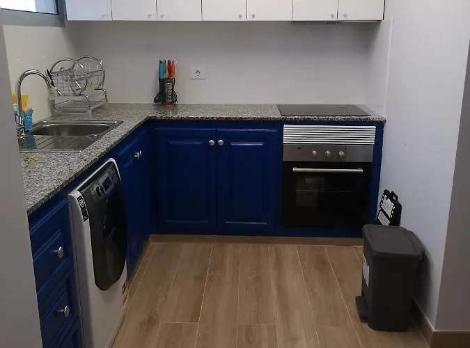 Mari En La Laguna, Alquiler Habitación Privada En Hostal, 6 Cerca De La Universidad Y Aeropuerto Norte, 3 Baños Compartidos * La Laguna (Tenerife)