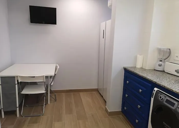 Mari En La Laguna, Alquiler Habitación Privada En Hostal, 6 Cerca De La Universidad Y Aeropuerto Norte, 3 Baños Compartidos