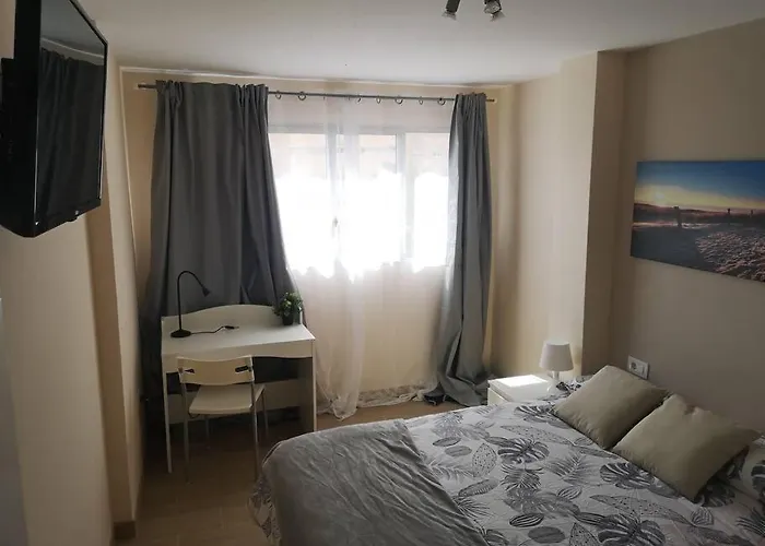Casa de hóspedes Mari En La Laguna, Alquiler Habitación Privada En Hostal, 6 Cerca De La Universidad Y Aeropuerto Norte, 3 Baños Compartidos