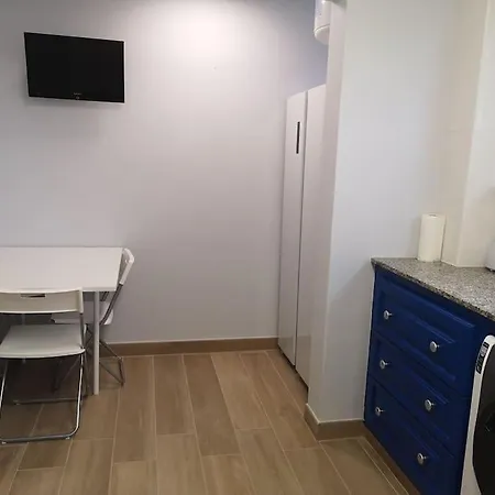 Mari En La Laguna, Alquiler Habitación Privada En Hostal, 6 Cerca De La Universidad Y Aeropuerto Norte, 3 Baños Compartidos