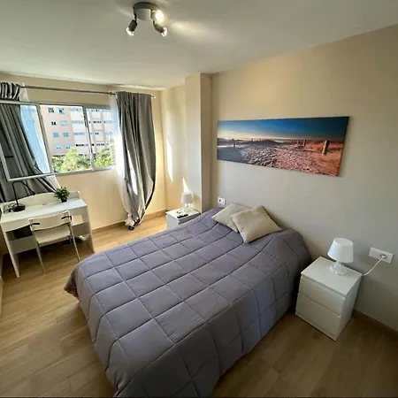 Mari En La Laguna, Alquiler Privada En Hostal, 6 Cerca De La Universidad Y Aeropuerto Norte, 3 Banos Compartidos Gasthuis La Laguna (Tenerife)