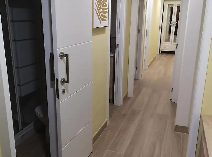 Maison d'hôtes Mari En La Laguna, Alquiler Privada En Hostal, 6 Cerca De La Universidad Y Aeropuerto Norte, 3 Banos Compartidos