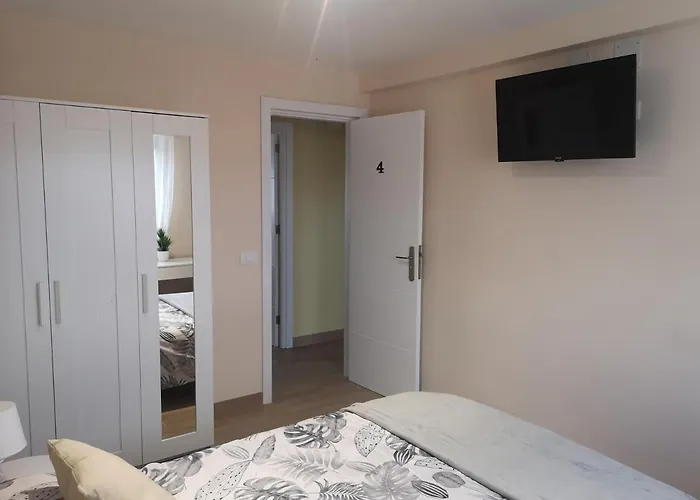 Mari En La Laguna, Alquiler Privada En Hostal, 6 Cerca De La Universidad Y Aeropuerto Norte, 3 Banos Compartidos *