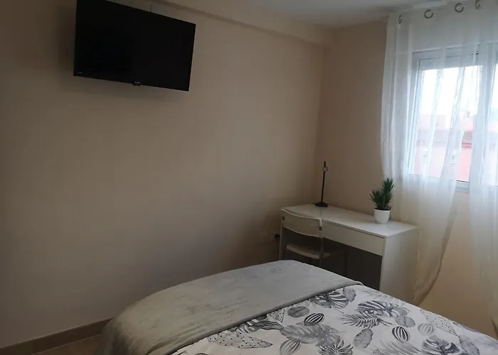Affittacamere Mari En La Laguna, Alquiler Privada En Hostal, 6 Cerca De La Universidad Y Aeropuerto Norte, 3 Banos Compartidos La Laguna (Tenerife)