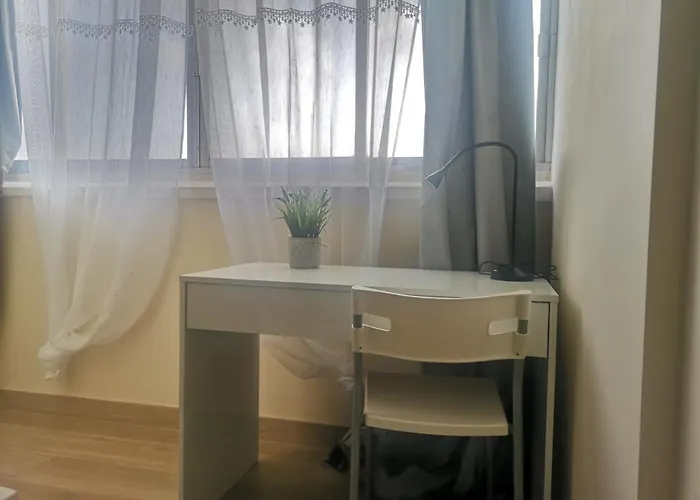 Mari En La Laguna, Alquiler Privada En Hostal, 6 Cerca De La Universidad Y Aeropuerto Norte, 3 Banos Compartidos * La Laguna (Tenerife)