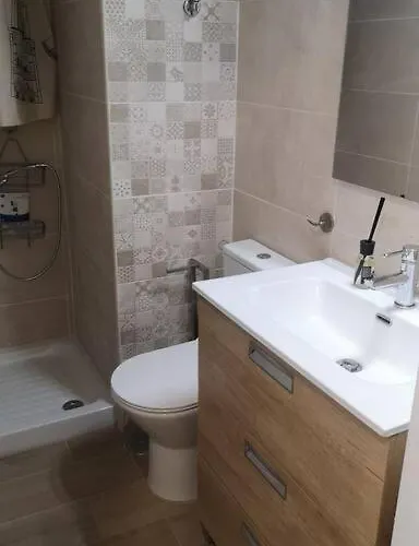 Maison d'hôtes Mari En La Laguna, Alquiler Privada En Hostal, 6 Cerca De La Universidad Y Aeropuerto Norte, 3 Banos Compartidos