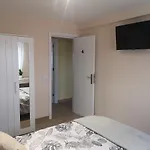 Mari En La Laguna, Alquiler Privada En Hostal, 6 Cerca De La Universidad Y Aeropuerto Norte, 3 Banos Compartidos *