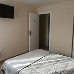 Mari En La Laguna, Alquiler Privada En Hostal, 6 Cerca De La Universidad Y Aeropuerto Norte, 3 Banos Compartidos *