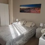 Mari En La Laguna, Alquiler Privada En Hostal, 6 Cerca De La Universidad Y Aeropuerto Norte, 3 Banos Compartidos