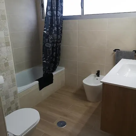 Πανσιόν Mari En La Laguna, Alquiler Privada En Hostal, 6 Cerca De La Universidad Y Aeropuerto Norte, 3 Banos Compartidos *