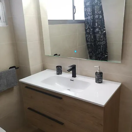 Πανσιόν Mari En La Laguna, Alquiler Privada En Hostal, 6 Cerca De La Universidad Y Aeropuerto Norte, 3 Banos Compartidos