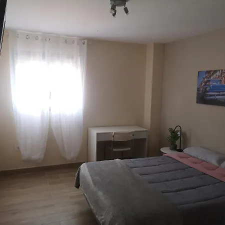 Mari En La Laguna, Alquiler Privada En Hostal, 6 Cerca De La Universidad Y Aeropuerto Norte, 3 Banos Compartidos Pensjonat La Laguna (Tenerife)