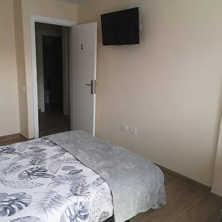 Πανσιόν Mari En La Laguna, Alquiler Privada En Hostal, 6 Cerca De La Universidad Y Aeropuerto Norte, 3 Banos Compartidos *