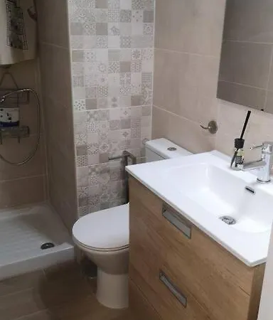 Πανσιόν Mari En La Laguna, Alquiler Privada En Hostal, 6 Cerca De La Universidad Y Aeropuerto Norte, 3 Banos Compartidos