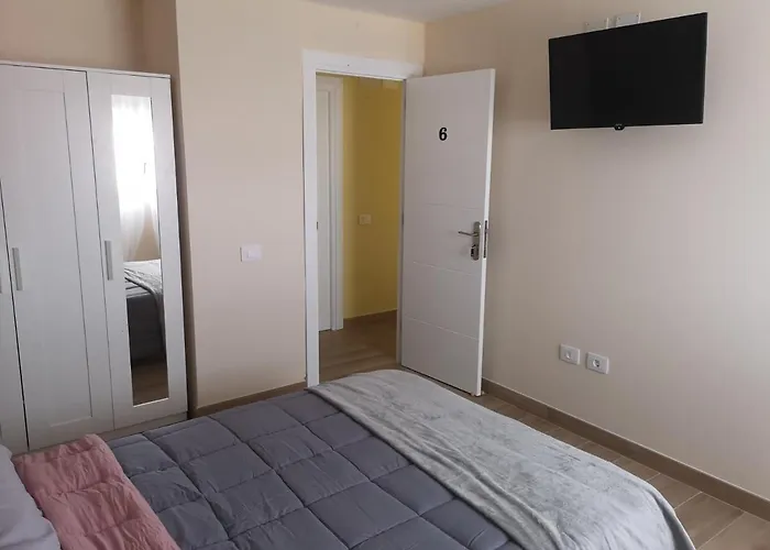 Pensjonat Mari En La Laguna, Alquiler Privada En Hostal, 6 Cerca De La Universidad Y Aeropuerto Norte, 3 Banos Compartidos