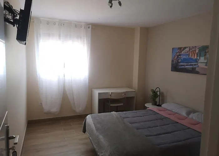 Mari En La Laguna, Alquiler Privada En Hostal, 6 Cerca De La Universidad Y Aeropuerto Norte, 3 Banos Compartidos Pensjonat La Laguna (Tenerife)
